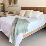 Disfrutar con elegancia, confort y acceso al mar.